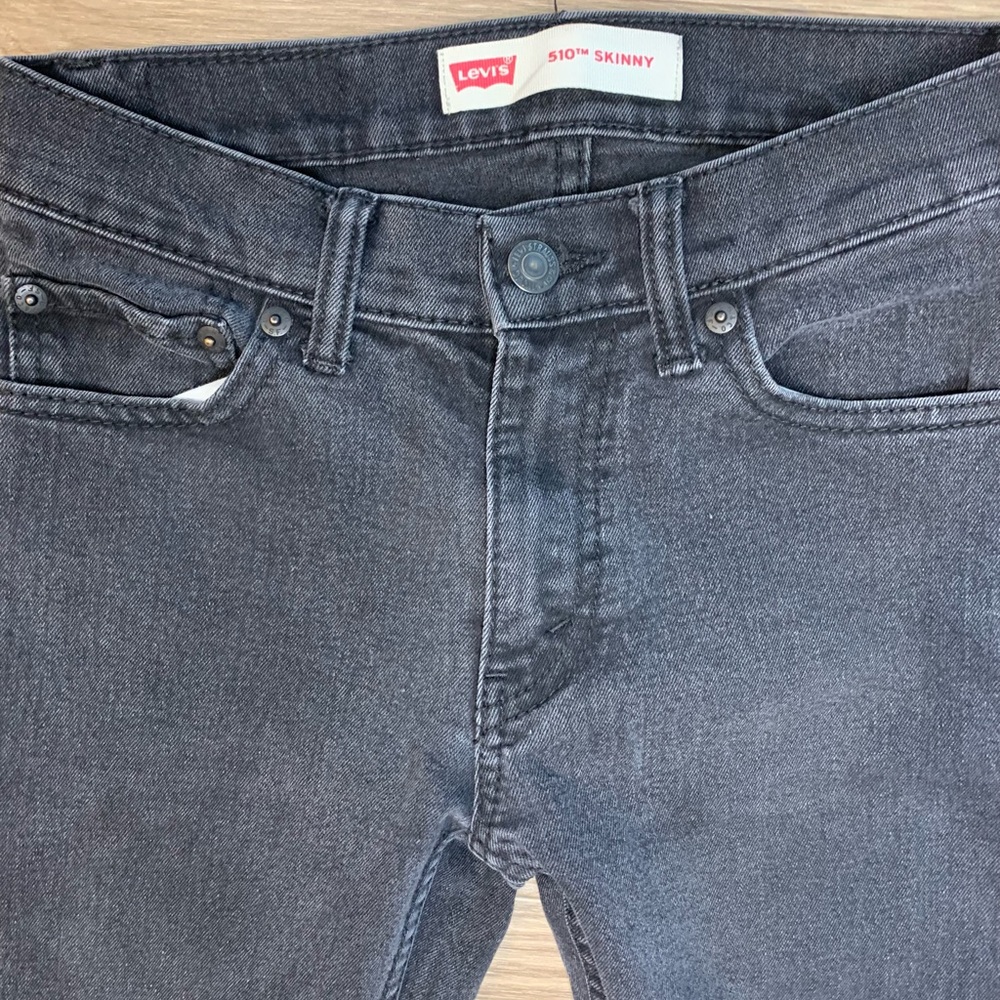 Levi’s - Picture 2 of 3